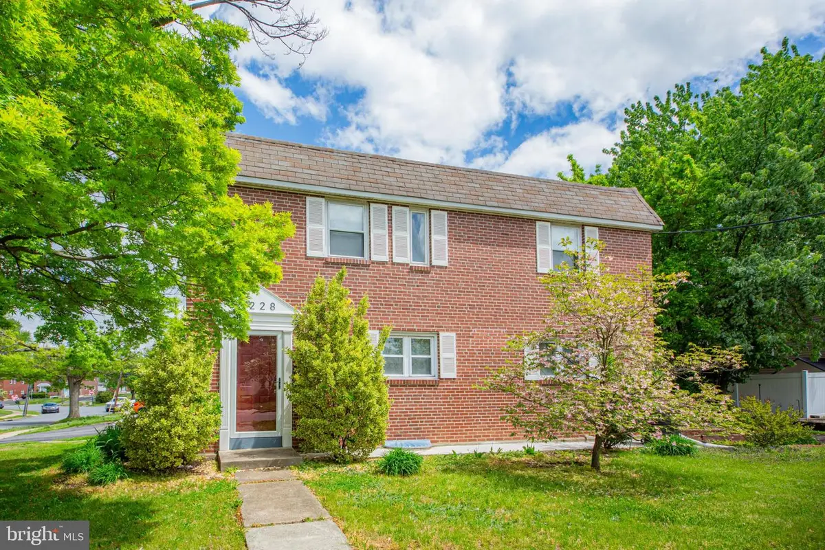 3228 Tom Sweeney Dr, Brookhaven, PA 19015 - #1
