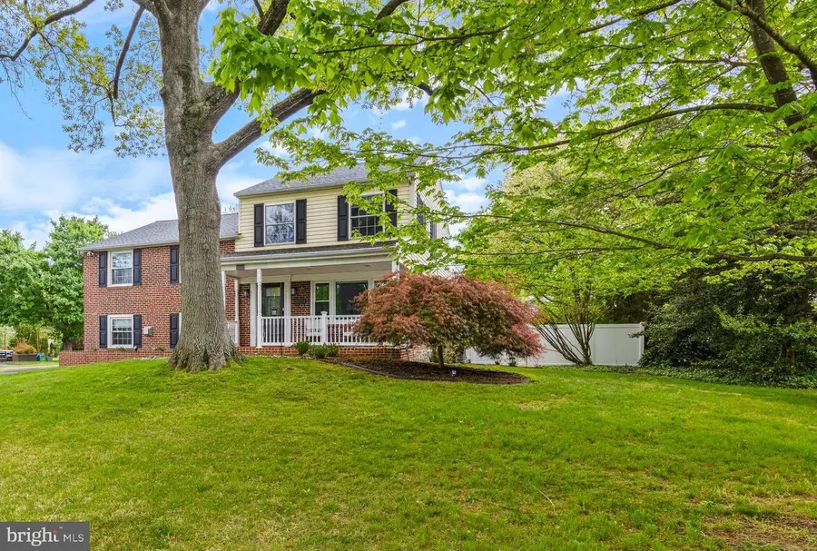 108 Canterbury Dr, Wallingford, PA 19086 - #2