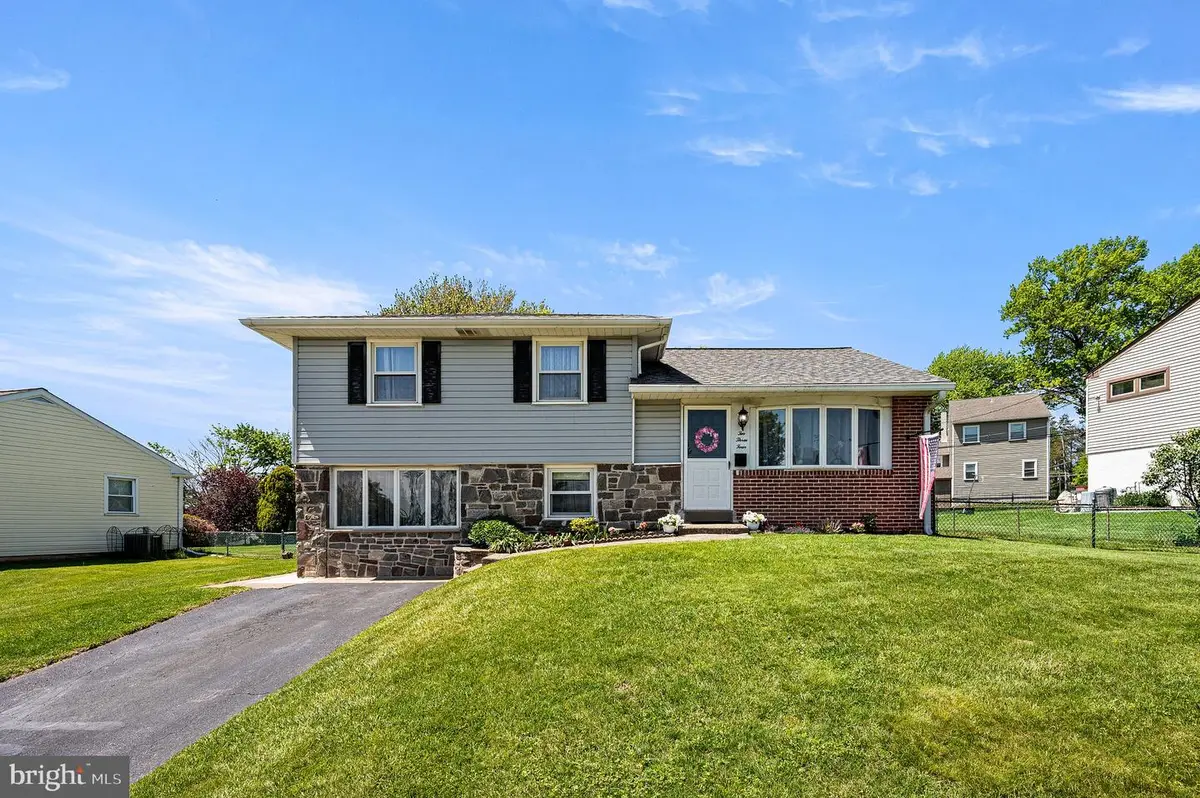 234 Talbot Dr, Broomall, PA 19008 - #1