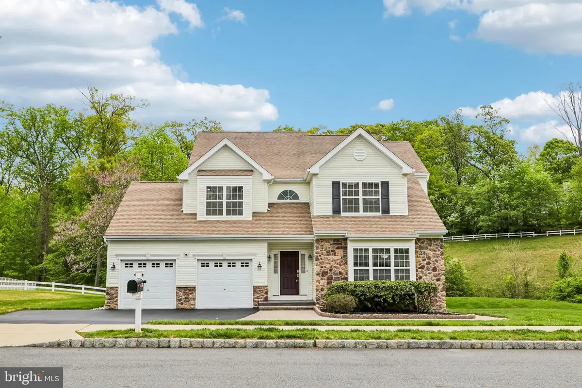 33 Venuti Dr, Aston, PA 19014 - #1