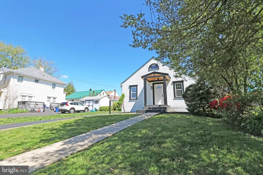 117 Walnut Rd, Wallingford, PA 19086 - #2