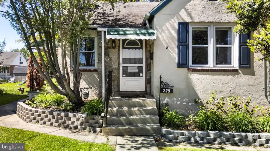 225 Folsom Ave, Folsom, PA 19033 - #2