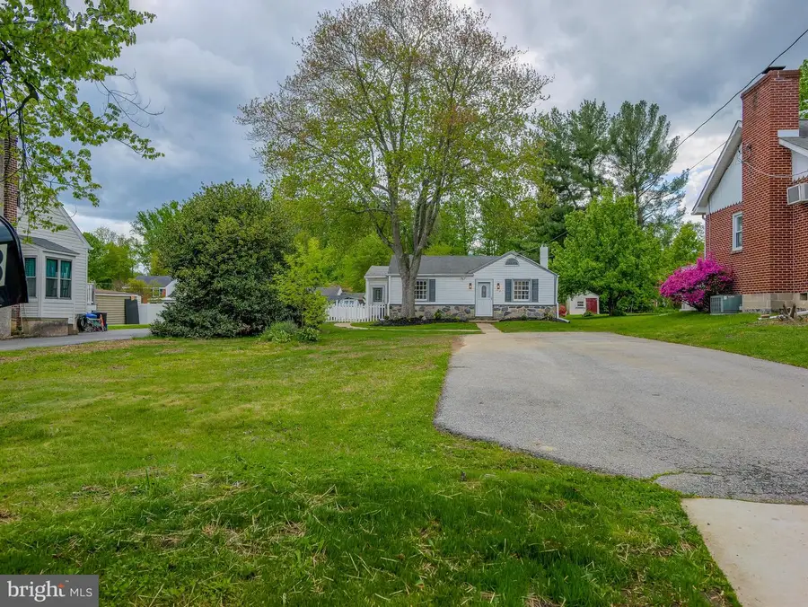 4828 Greenwood St, Brookhaven, PA 19015 - #2
