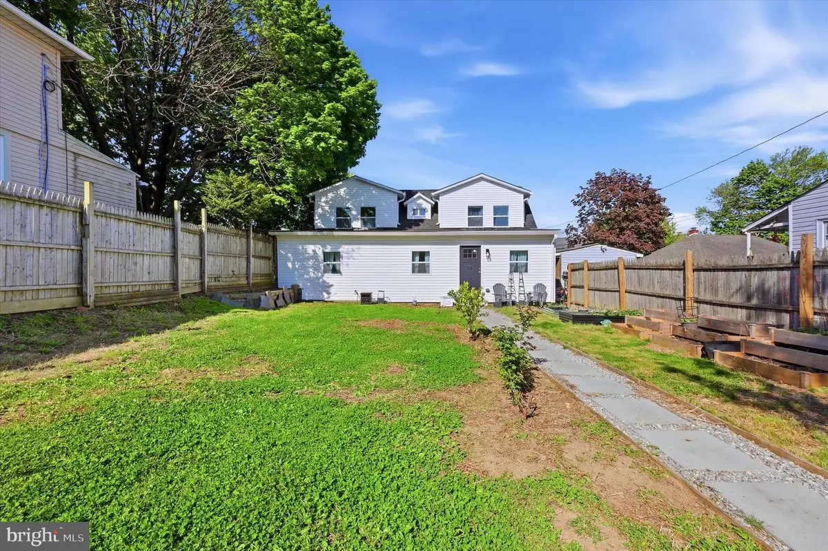 1814 Market St, Upper Chichester, PA 19061 - #1