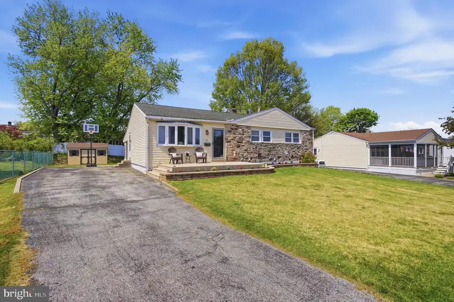 109 Shubrook Ln, Aston, PA 19014 - #2