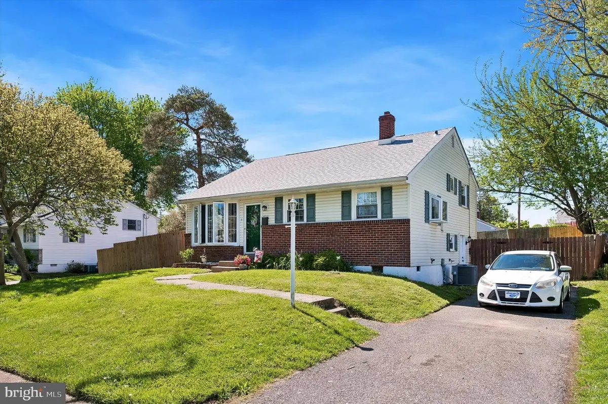 5 Stuart Dr, Aston, PA 19014 - #1