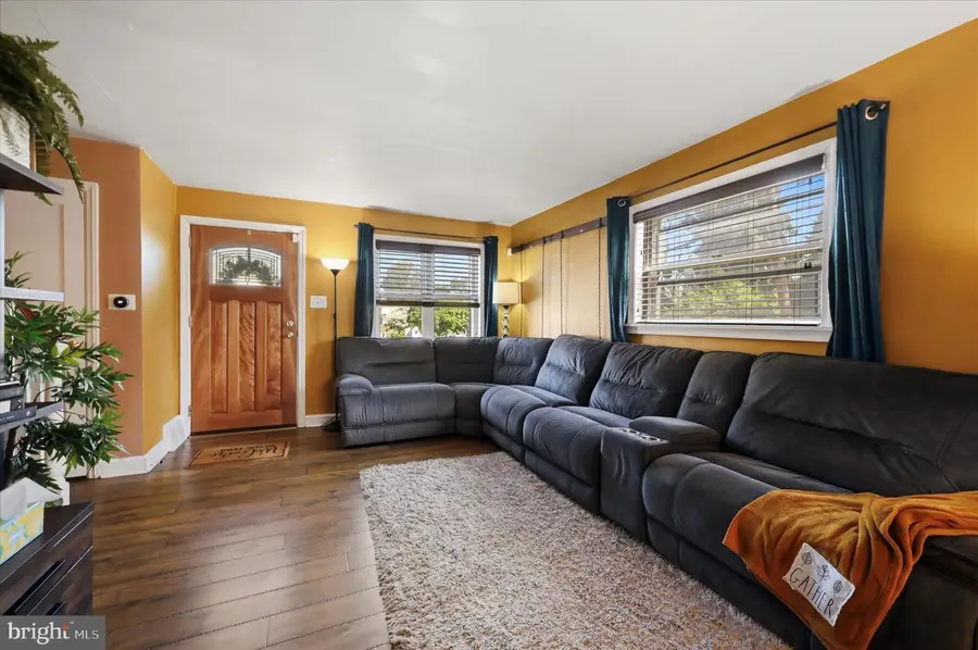 1801 Cricket Ln, Folcroft, PA 19032 - #2