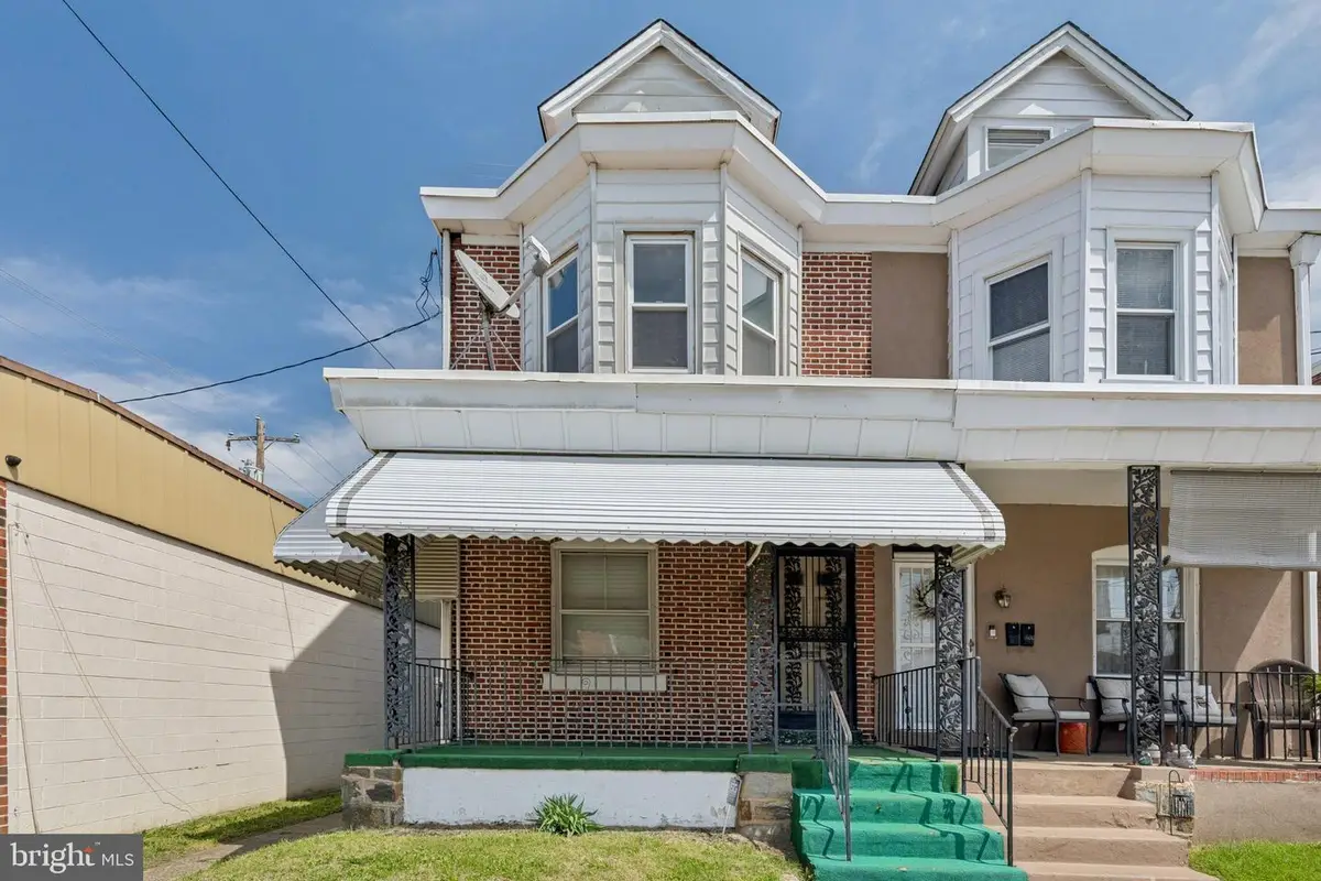 925 Kerlin St, Chester, PA 19013 - #1