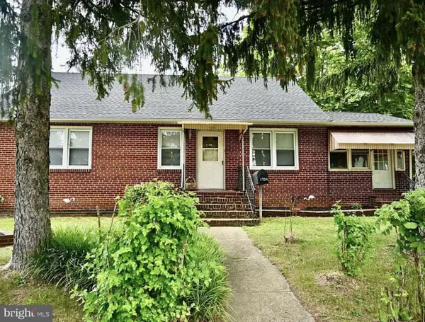 1704 Meetinghouse Rd, UPPER CHICHESTER, PA 19061