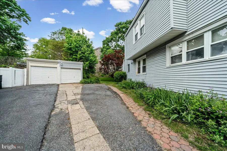 4001 Vernon Rd, Drexel Hill, PA 19026 - #3