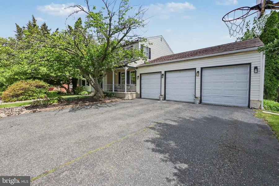 518 Tasker Ave, Folsom, PA 19033 - #2