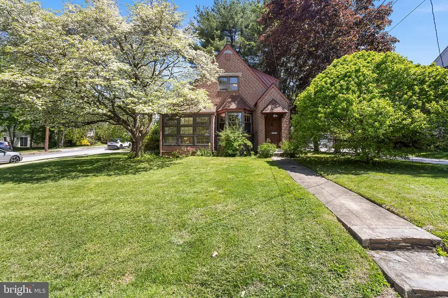 217 E Thomson Ave, Springfield, PA 19064 - #2
