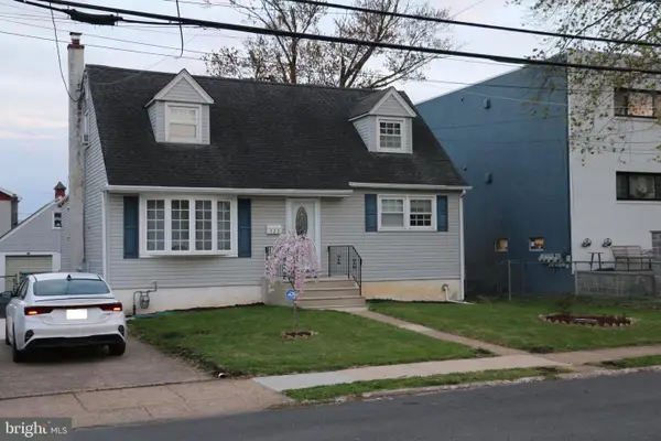 922 Lawnton Ter, GLENOLDEN, PA 19036
