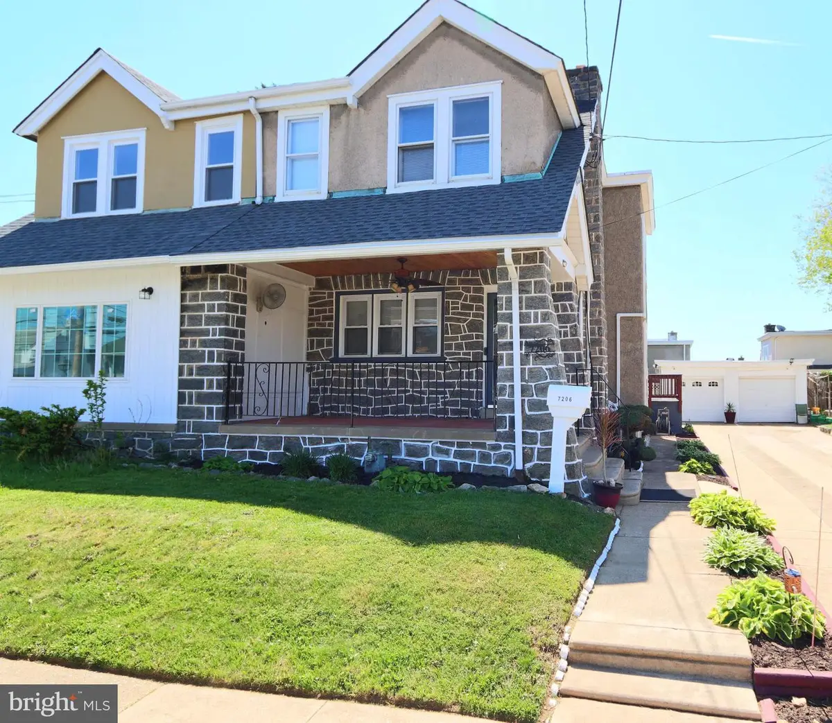 7206 Spruce St, Upper Darby, PA 19082 - #1
