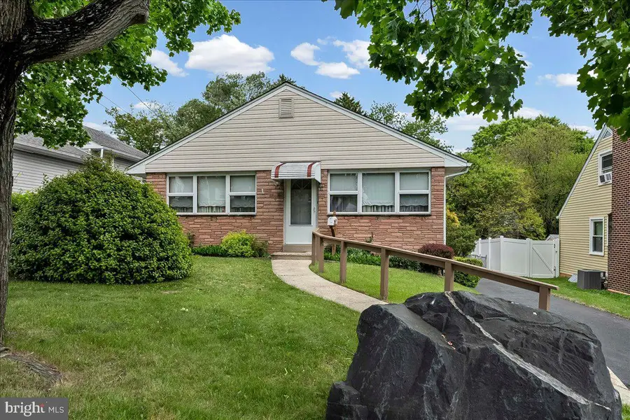 327 Ashland Ave, Secane, PA 19018 - #2