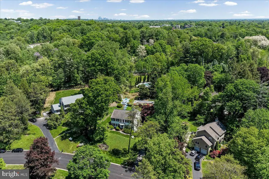 16 Oak Knoll Dr, Wallingford, PA 19086 - #3