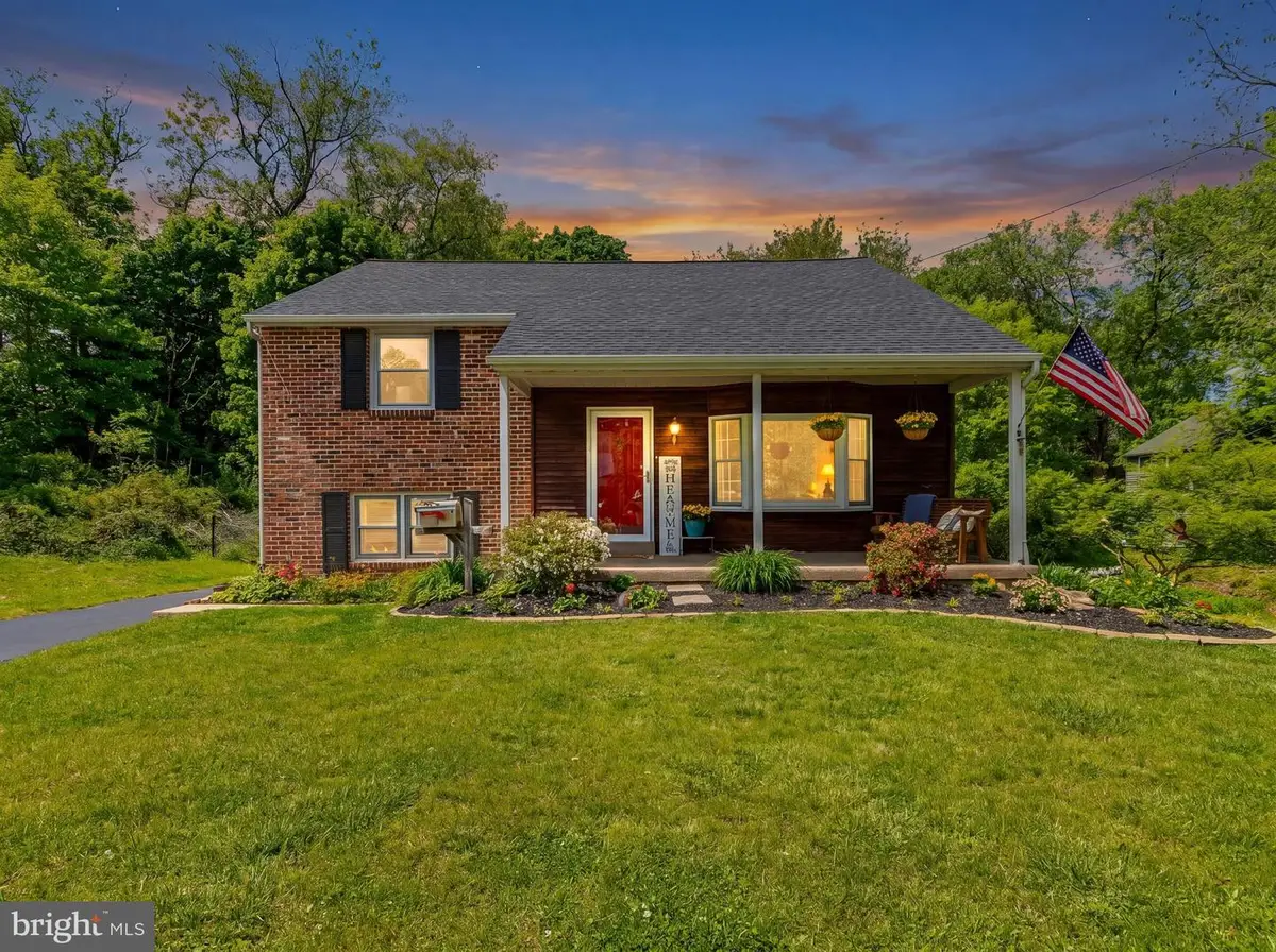 725 Girard Ave, Swarthmore, PA 19081 - #1