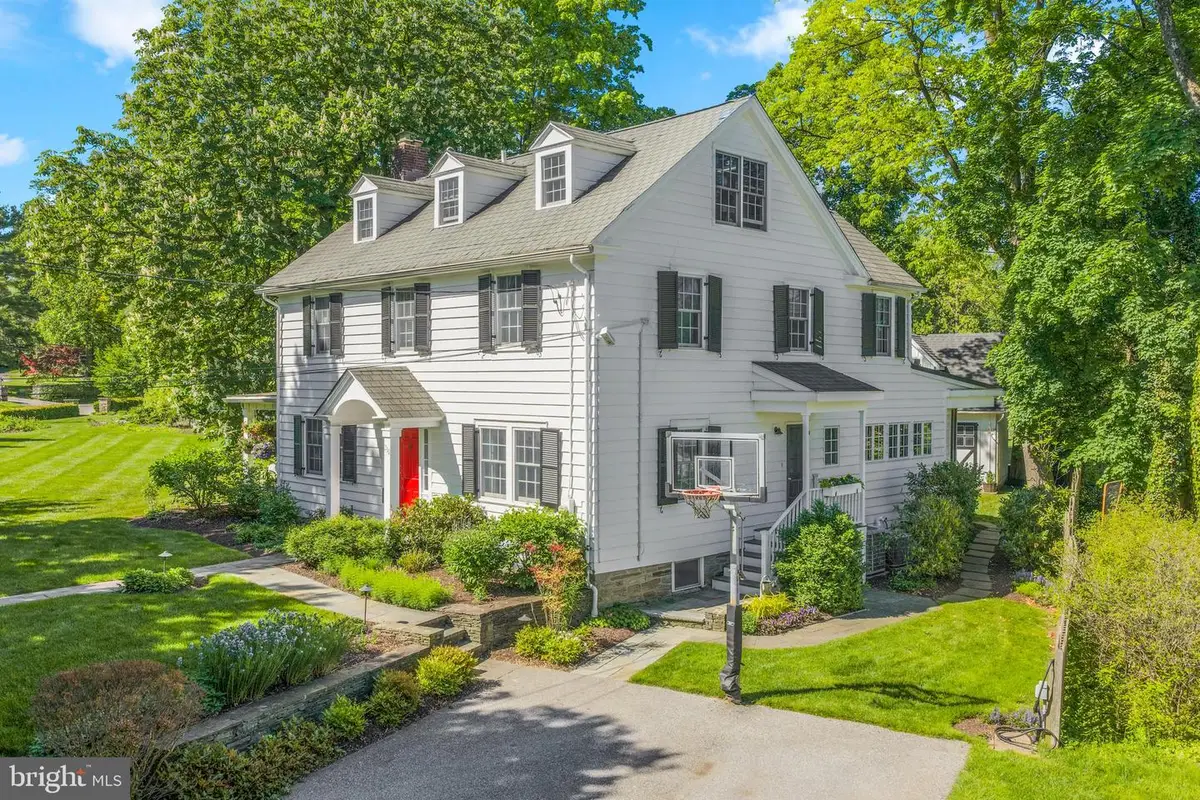 230 S Wayne Ave, Wayne, PA 19087 - #1