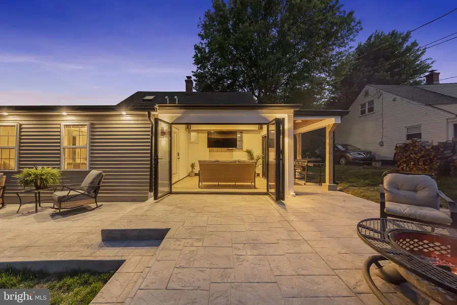 122 Roberts Rd, Brookhaven, PA 19015 - #2