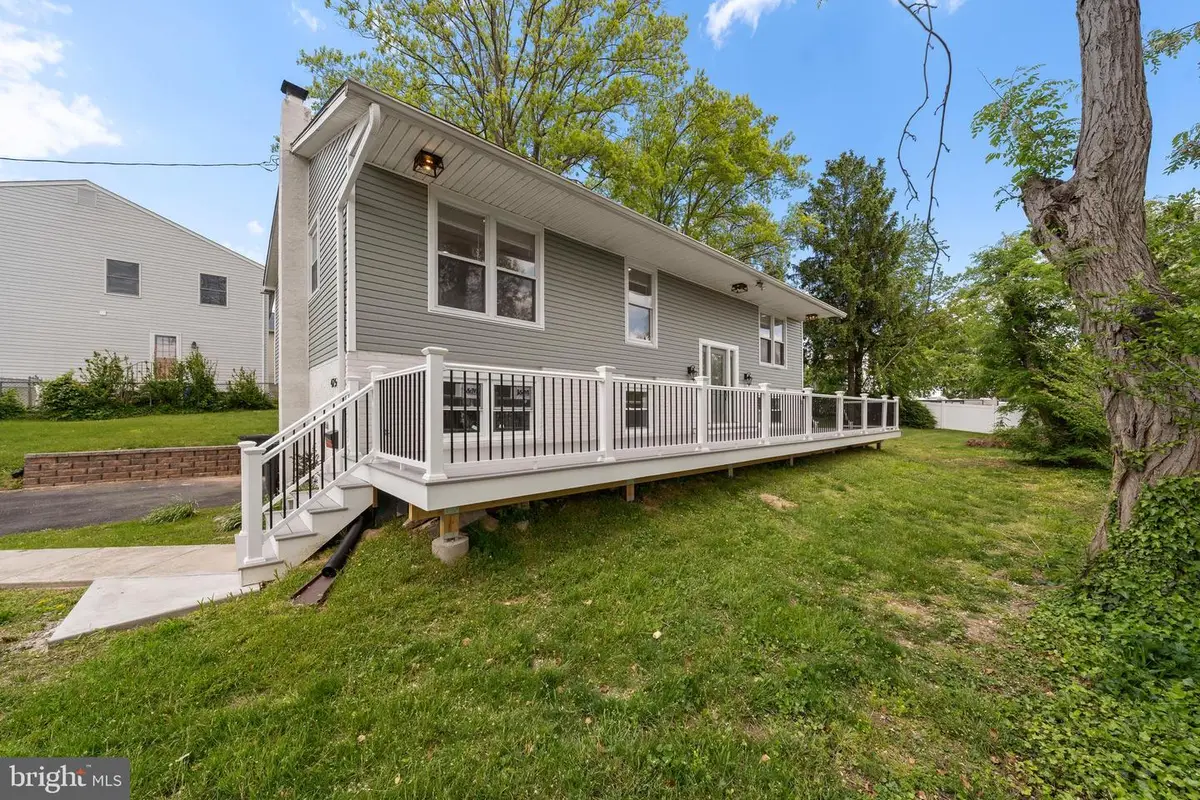425 North Ln, Ridley Park, PA 19078 - #1