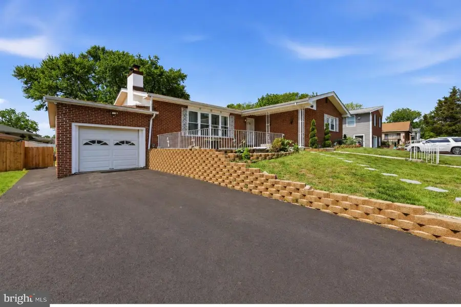 1010 Excelsior Dr, Upper Chichester, PA 19014 - #2
