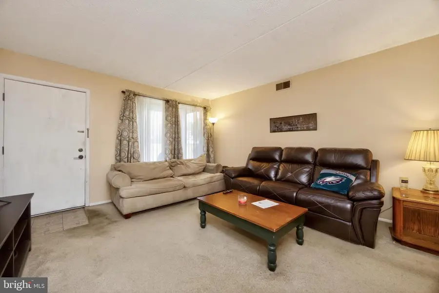 5200 Hilltop Dr #m5, Brookhaven, PA 19015 - #3