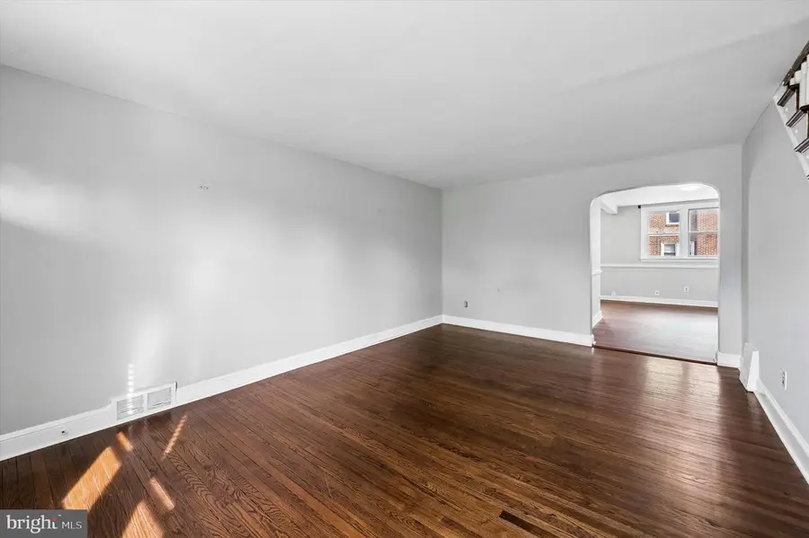 246 Pine St, Glenolden, PA 19036 - #3