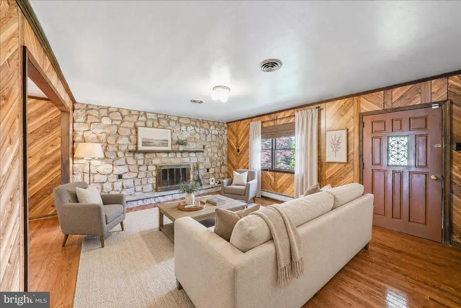 1359 Peach St, Upper Chichester, PA 19061 - #2