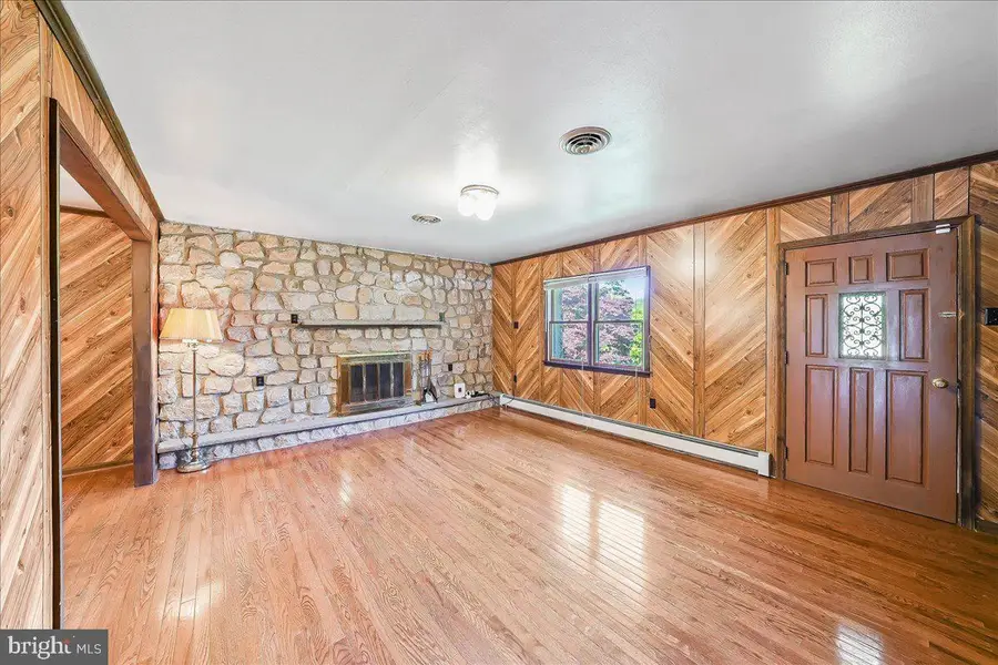 1359 Peach St, Upper Chichester, PA 19061 - #3