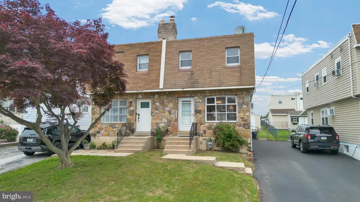 47 Walnut St, Clifton Heights, PA 19018 - #1