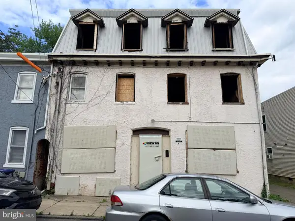 1113-1115 Upland St, CHESTER, PA 19013