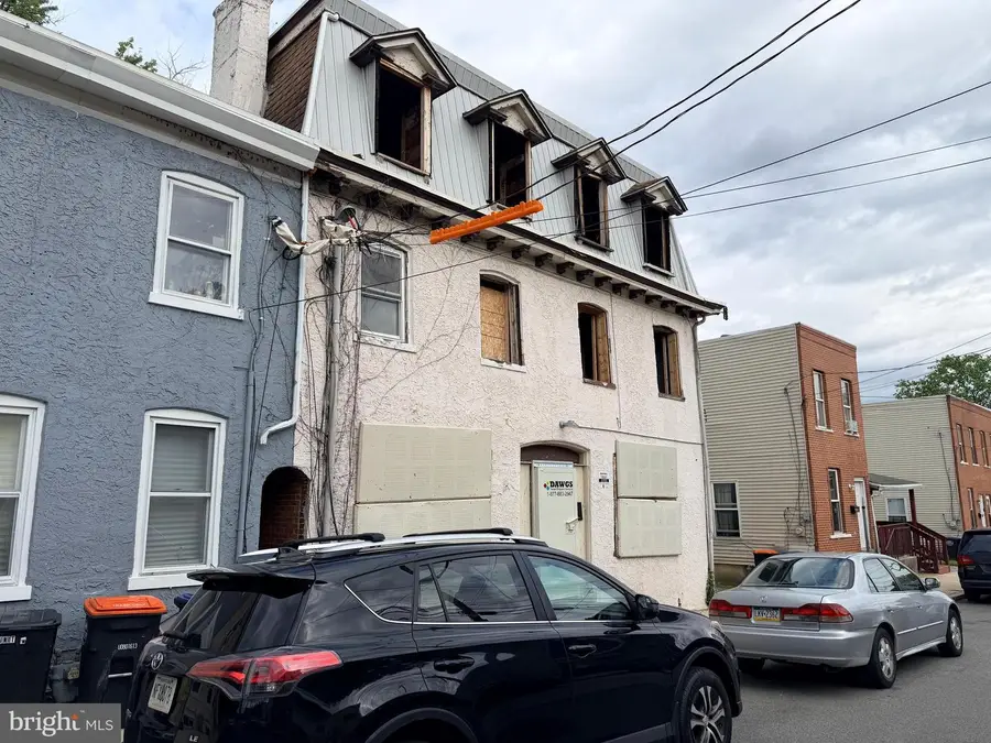 1113-1115 Upland St, Chester, PA 19013 - #2