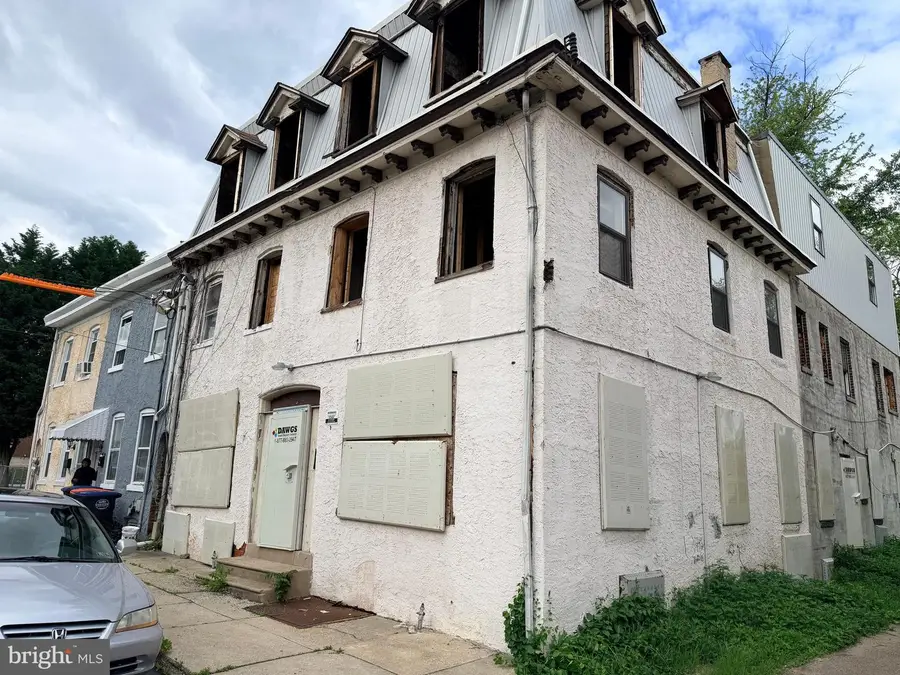 1113-1115 Upland St, Chester, PA 19013 - #3