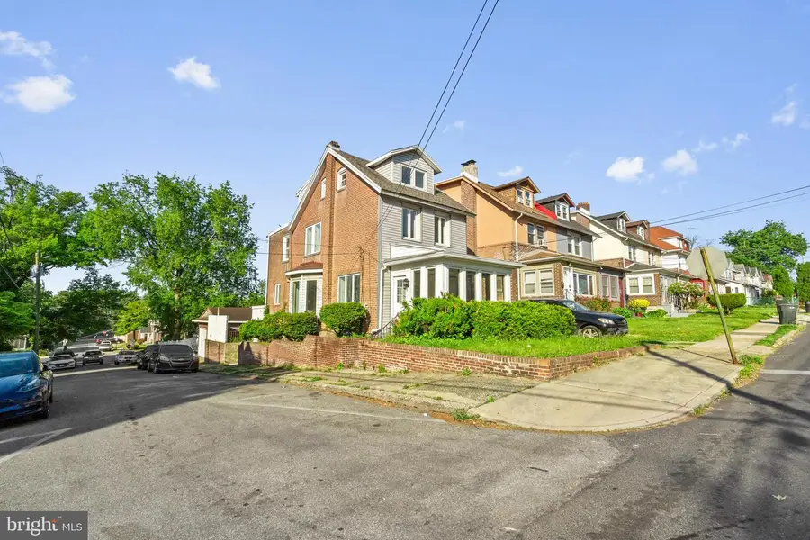 142 Bartlett Ave, Sharon Hill, PA 19079 - #3