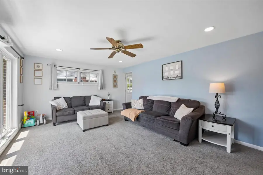 2225 Theresa Ave, Morton, PA 19070 - #2