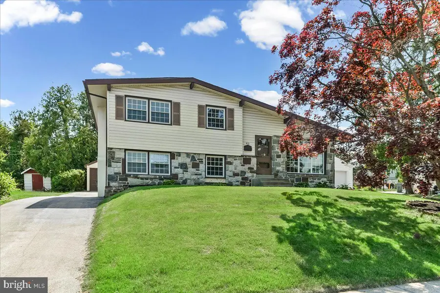 410 Lyndhurst Dr, Broomall, PA 19008 - #2