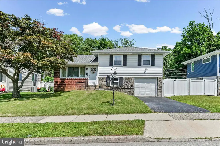 1109 Brookwood Ln, Secane, PA 19018 - #2