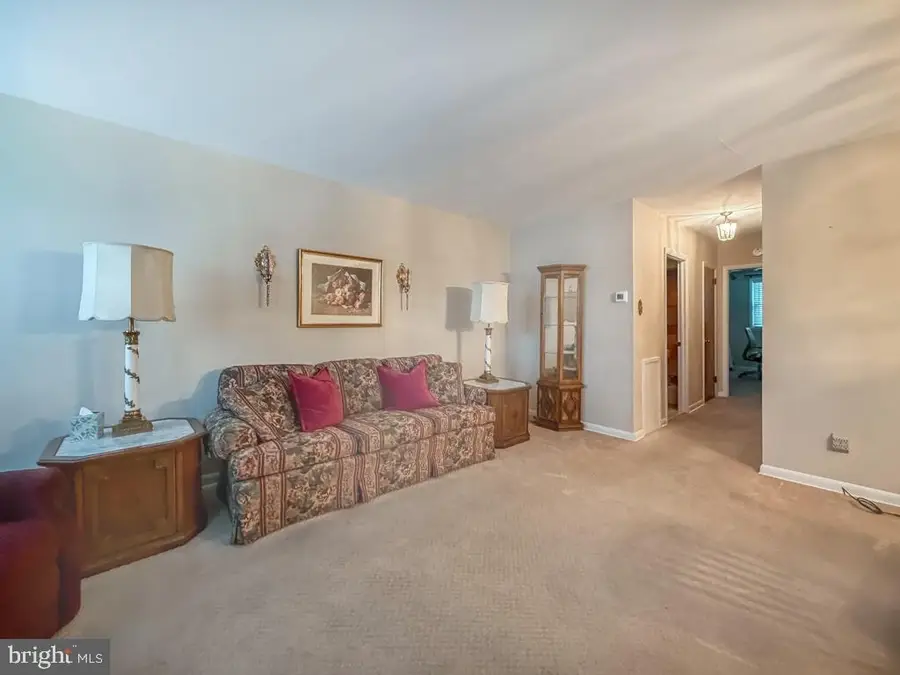 347 Beverly Blvd, Upper Darby, PA 19082 - #3