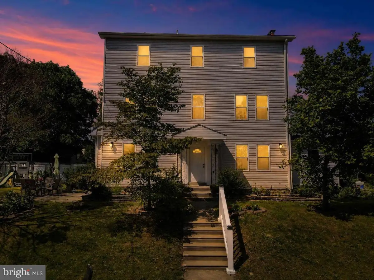 270 Wayne Ave, Lansdowne, PA 19050 - #1