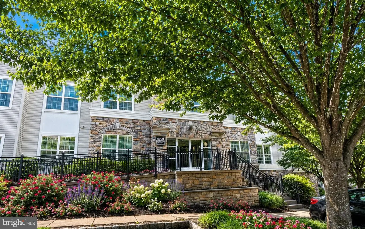 6204 Lydia Hollow Dr, Glen Mills, PA 19342 - #1
