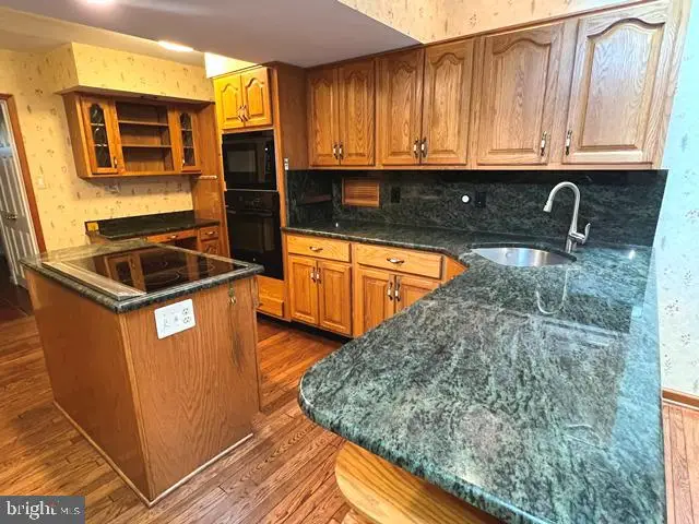 690 Old School House Dr, Springfield, PA 19064 - #3