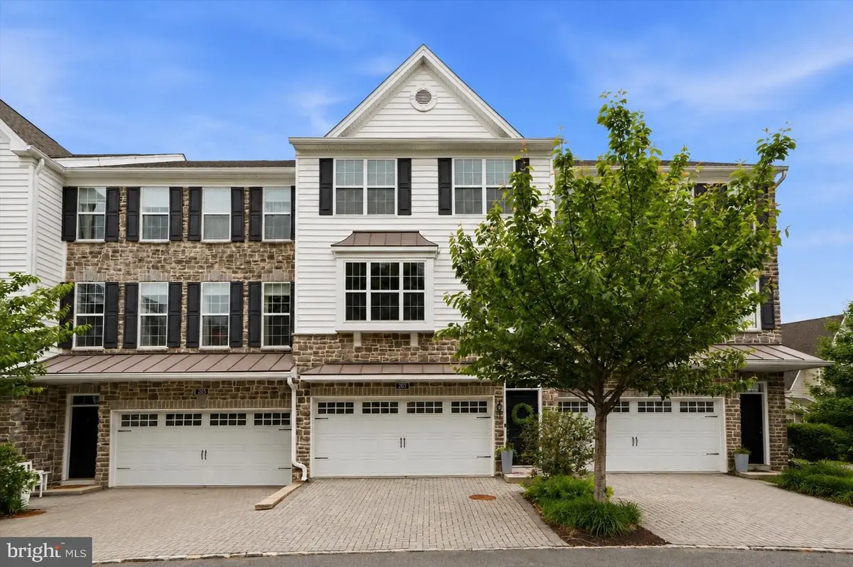 203 Corvus Cir, Media, PA 19063 - #1
