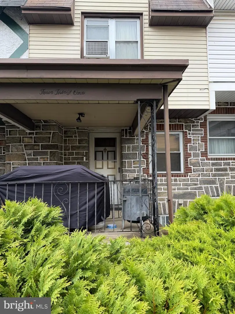 431 Millbank Rd, Upper Darby, PA 19082 - #1
