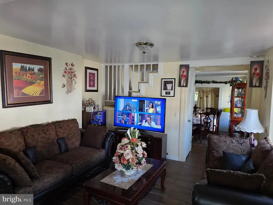 1142 Chestnut St, Darby, PA 19023 - #3