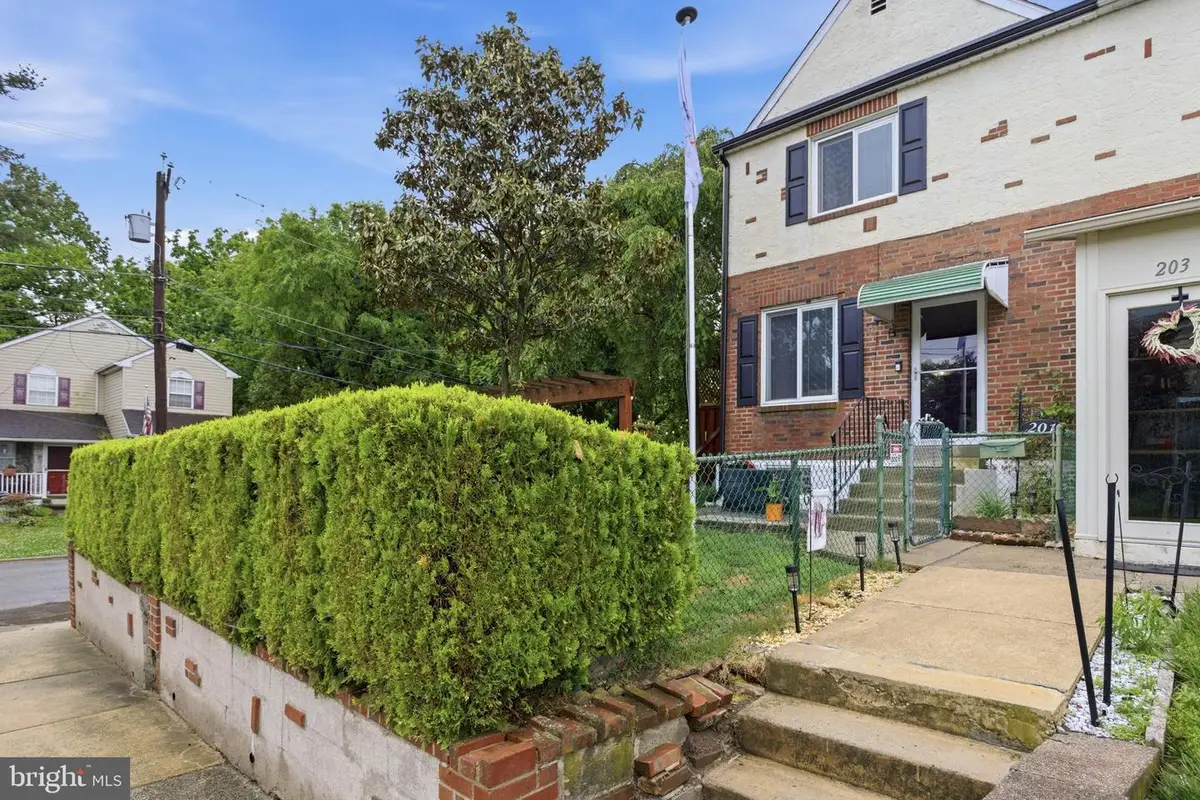 201 Willowbrook Ave, Folsom, PA 19033 - #1