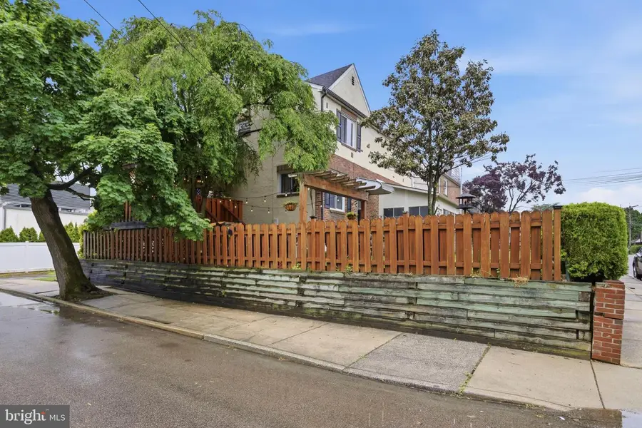 201 Willowbrook Ave, Folsom, PA 19033 - #2