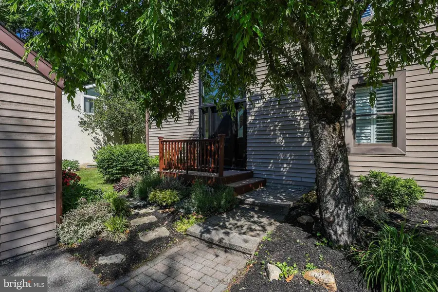 206 Drakes Drum Dr, Bryn Mawr, PA 19010 - #2