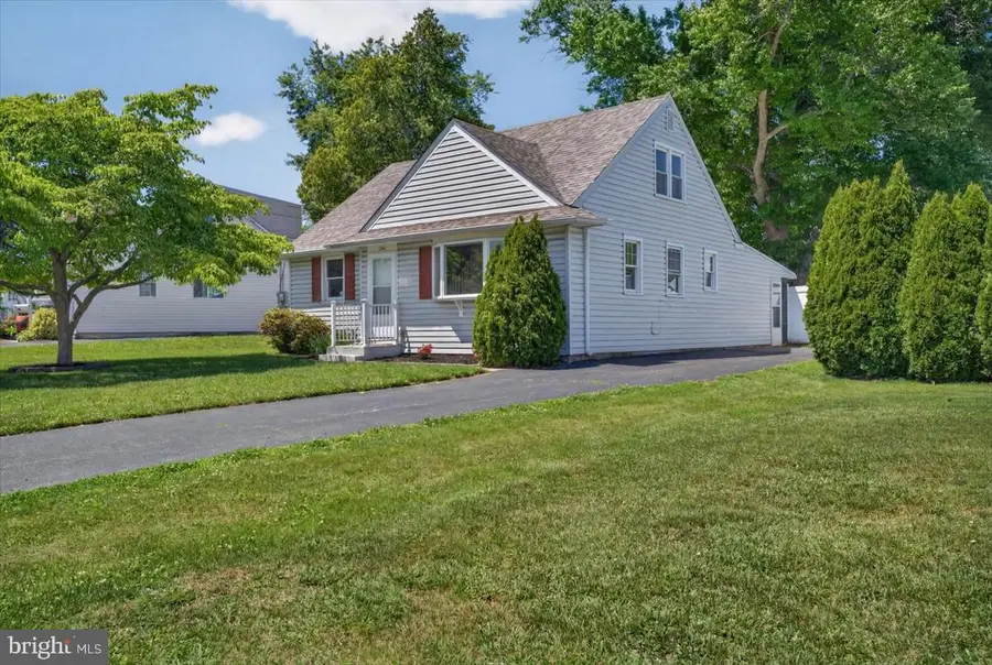 3405 Victor Ave, Brookhaven, PA 19015 - #2