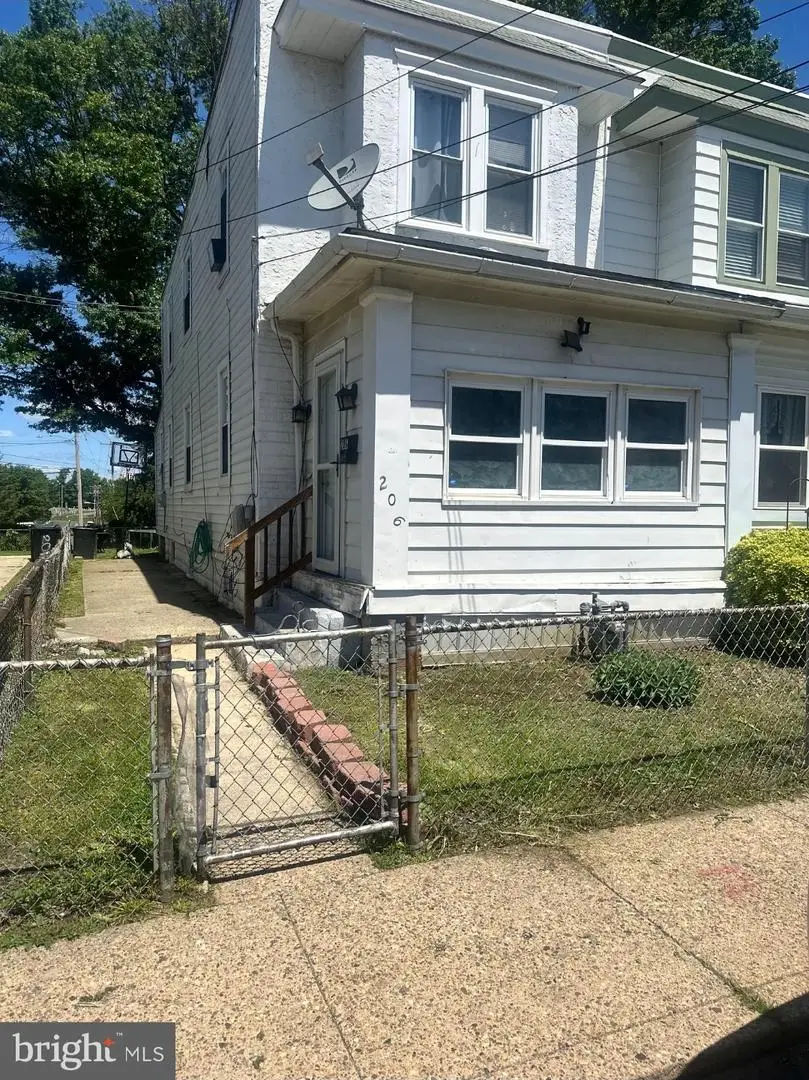 206 Harvey Ave, Marcus Hook, PA 19061 - #1