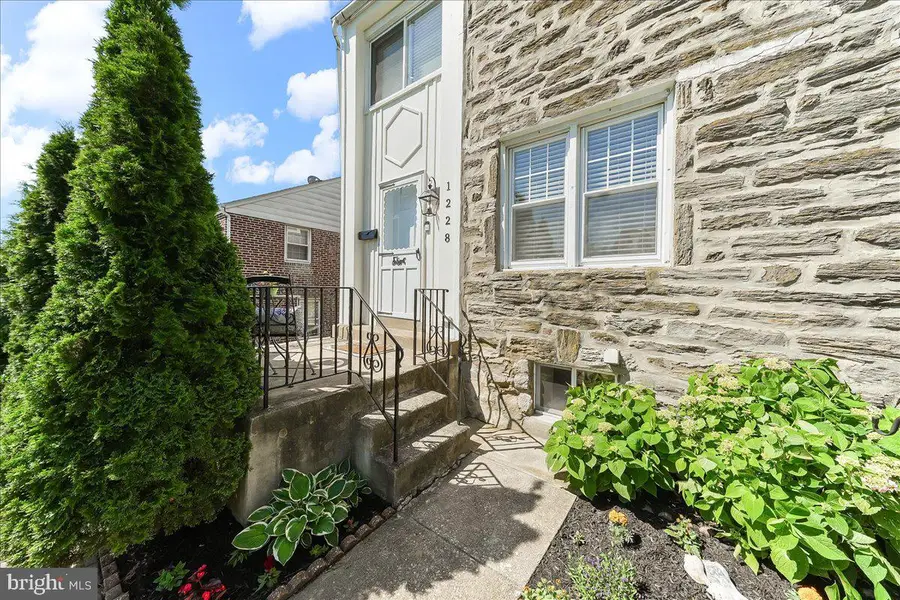 1228 Cobbs St, Drexel Hill, PA 19026 - #3